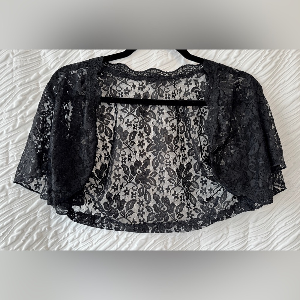 Elegant Black Lace Women's Bolero